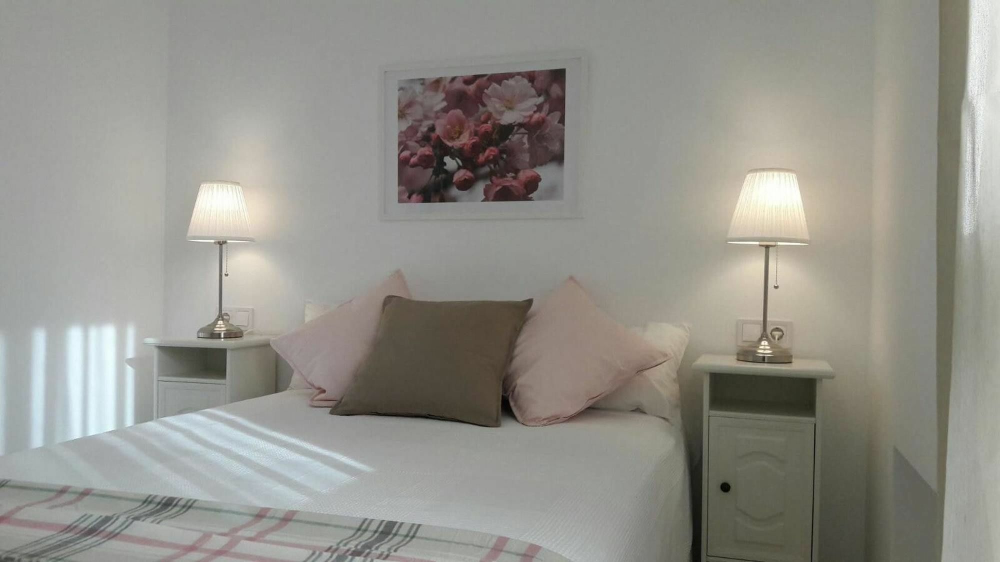 Apartamento With 2 Bedrooms In - 10 M From The