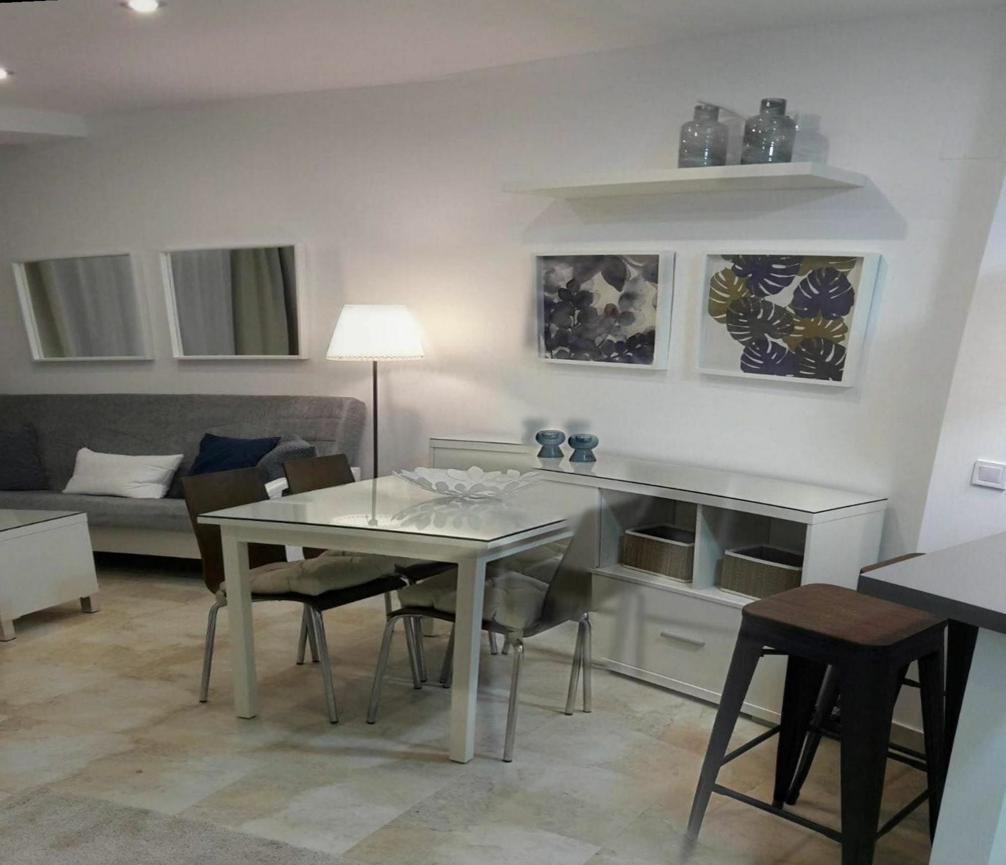 Apartamento With 2 Bedrooms In - 10 M From The *
