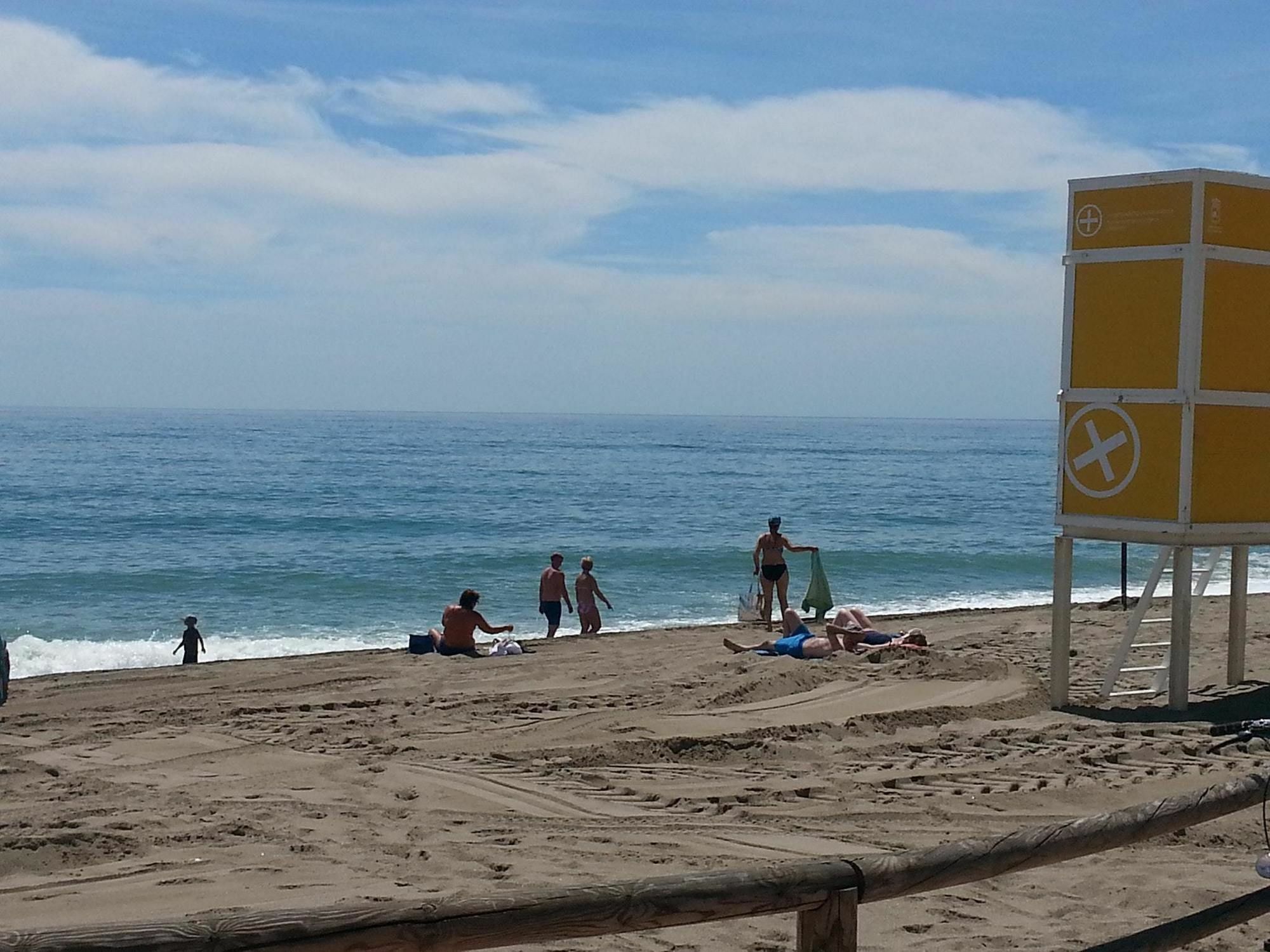 Apartamento With 2 Bedrooms In - 10 M From The Fuengirola