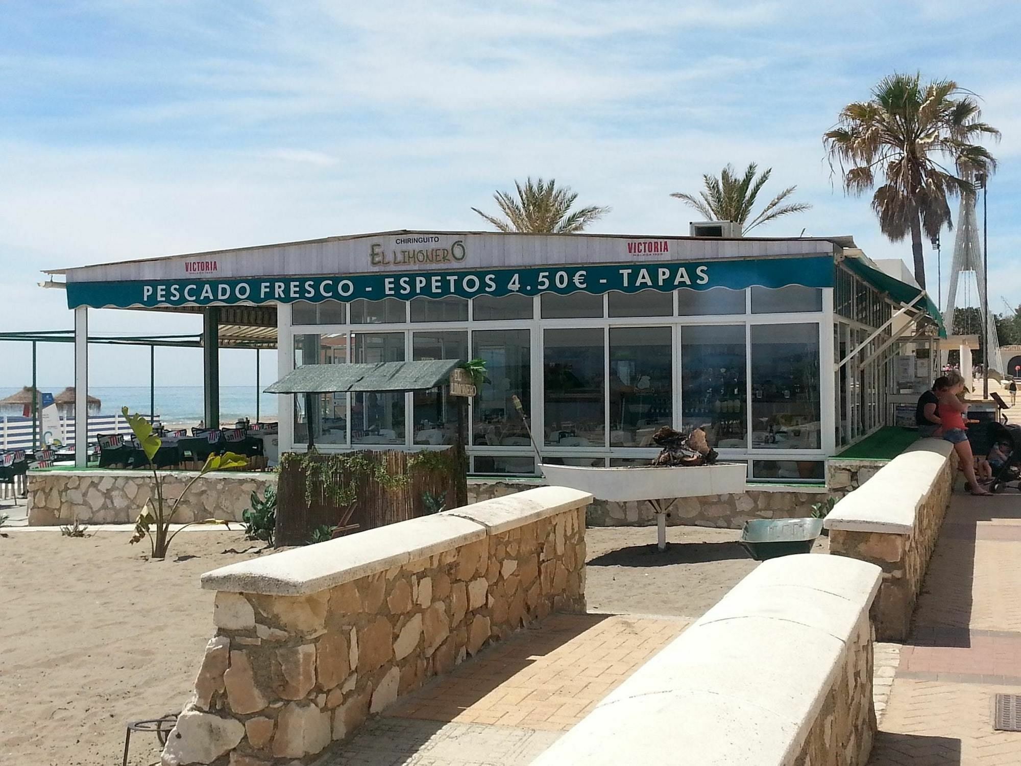 With 2 Bedrooms In - 10 M From The Apartamento Fuengirola