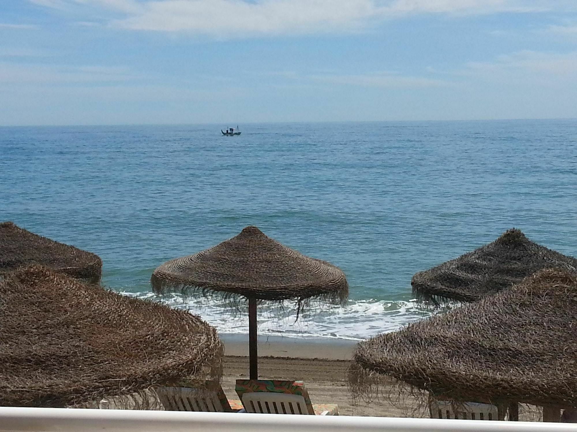 Apartamento With 2 Bedrooms In - 10 M From The Fuengirola