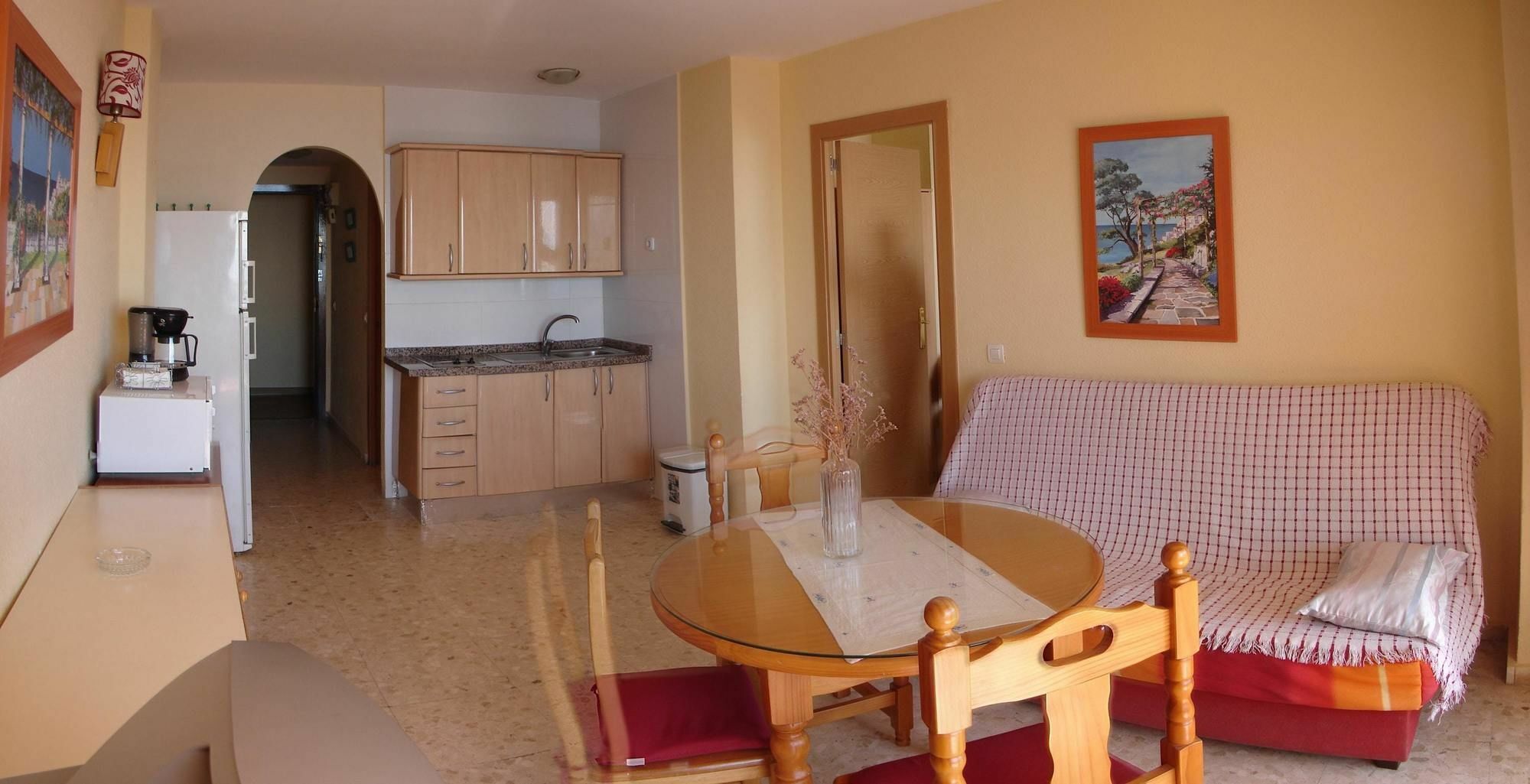 With One Bedroom In Fuengirola, With Wonderful Sea View, Pool Acces... Apartamento Fuengirola