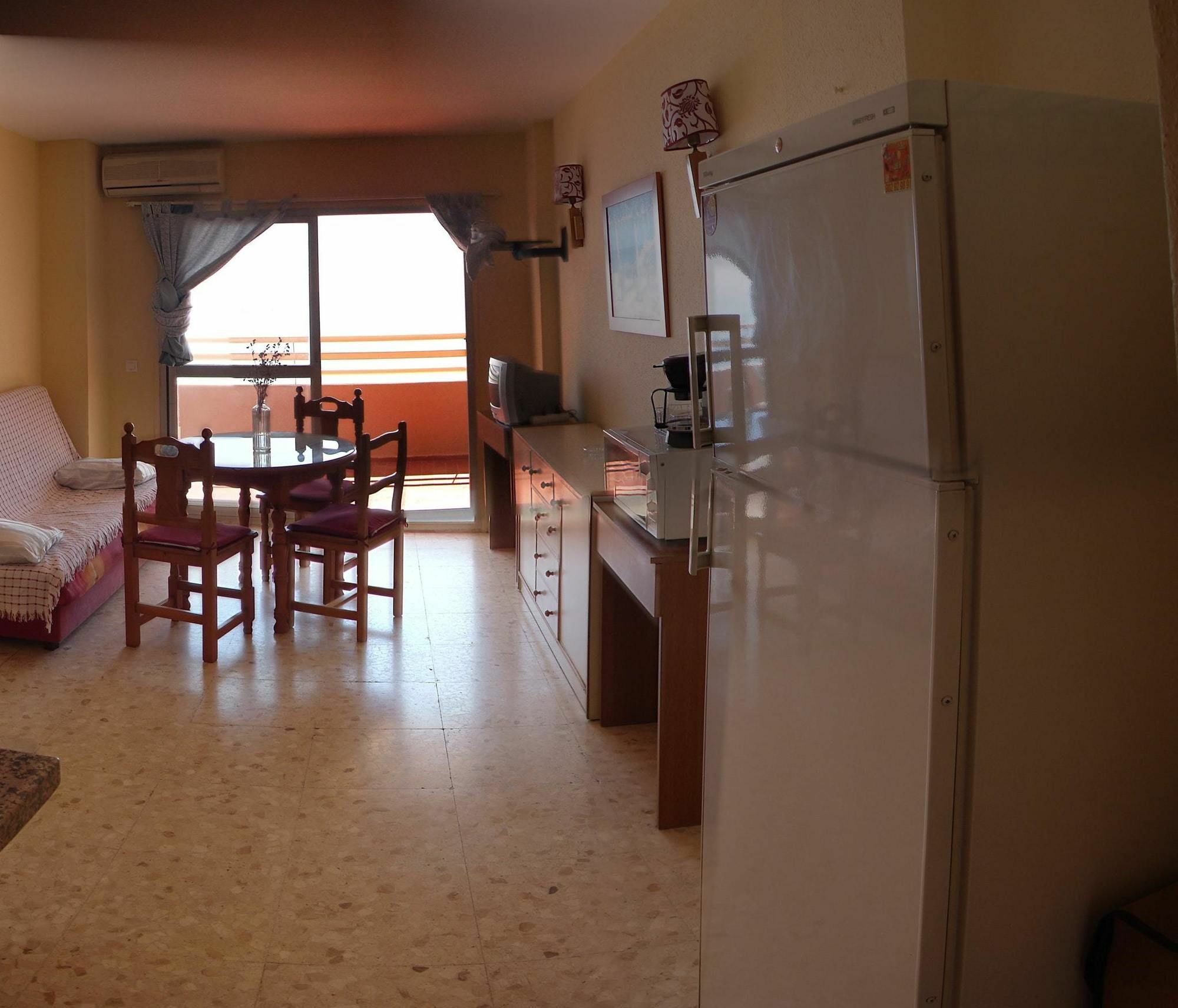 With One Bedroom In Fuengirola, With Wonderful Sea View, Pool Acces... Apartamento Fuengirola