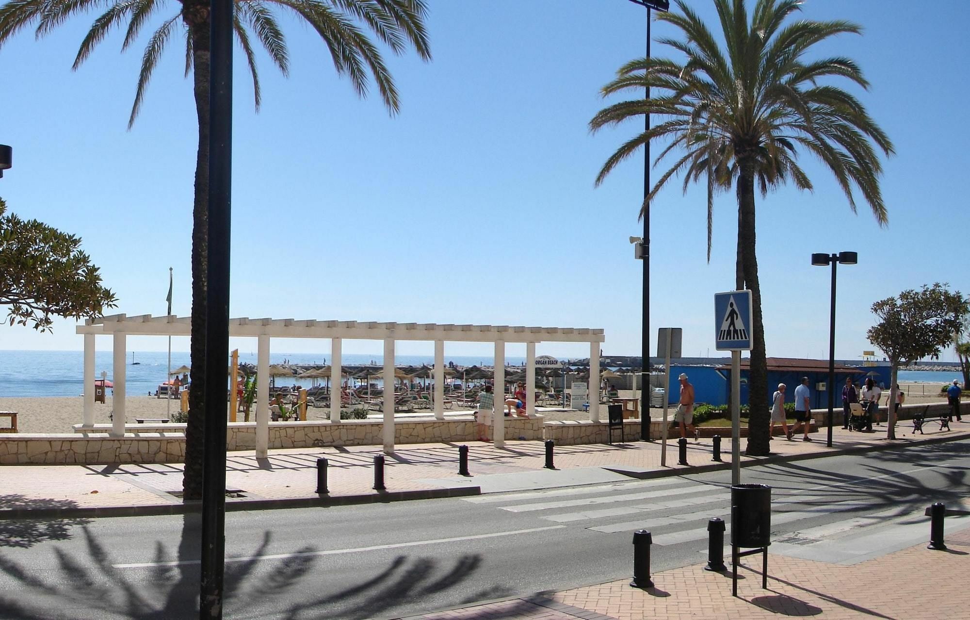 With One Bedroom In Fuengirola, With Wonderful Sea View, Pool Acces... Apartamento Fuengirola
