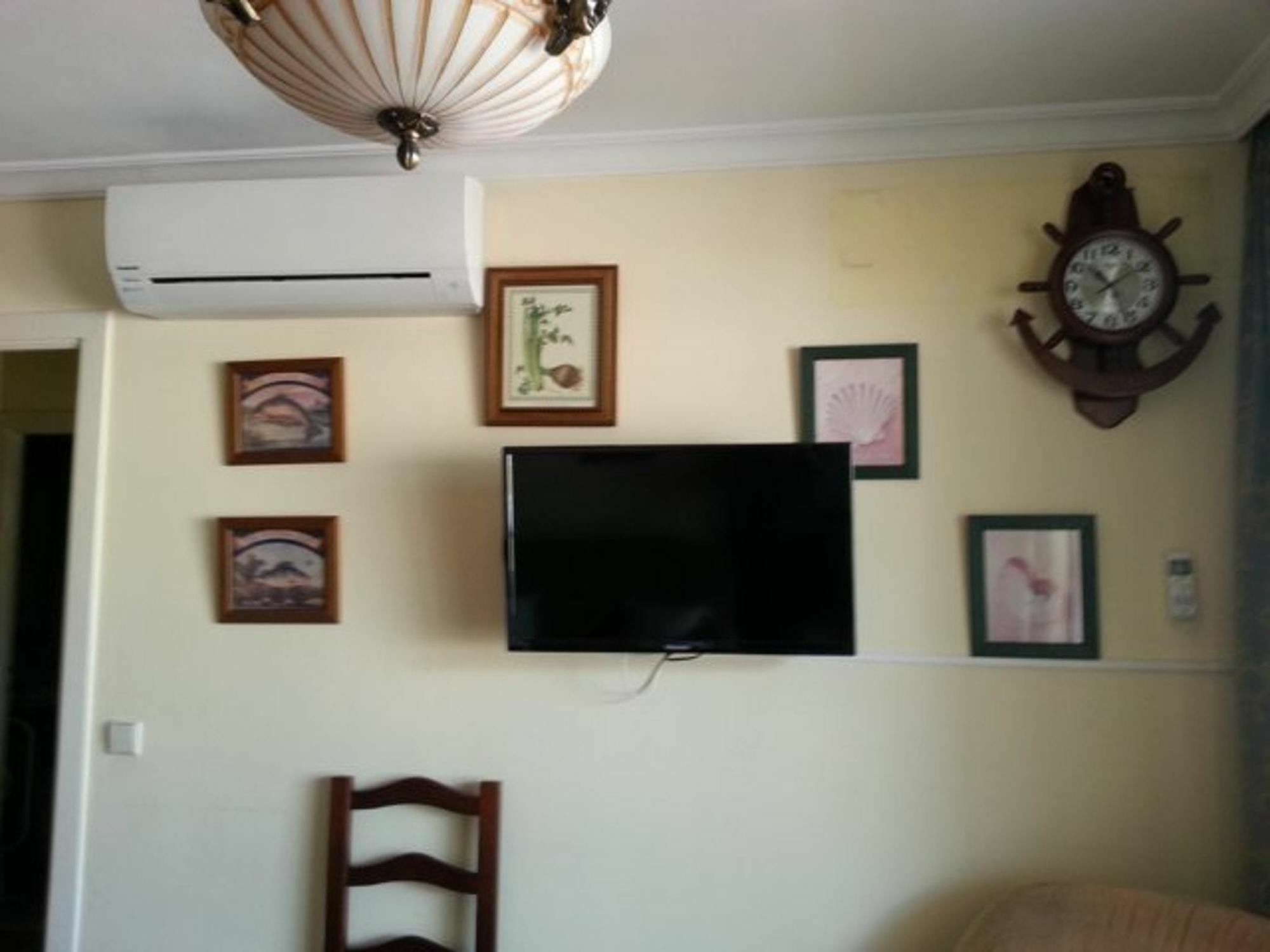 With 2 Bedrooms In Fuengirola, With Wonderful View And Apartment *