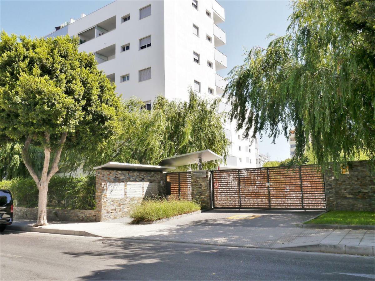 Modern 2br New & Fully Equipped - Myramar Sauce I Apartment
