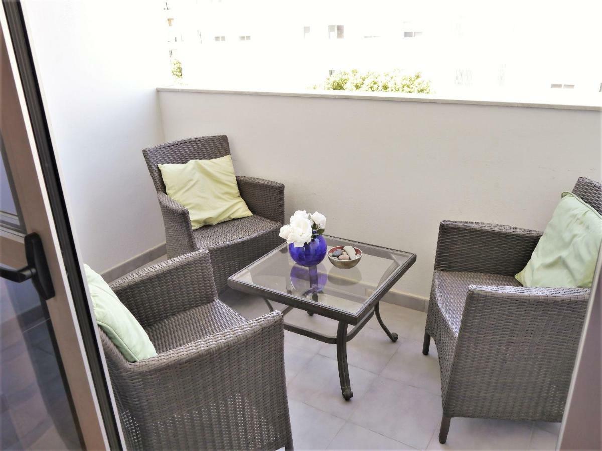 Apartment Modern 2br New & Fully Equipped - Myramar Sauce I