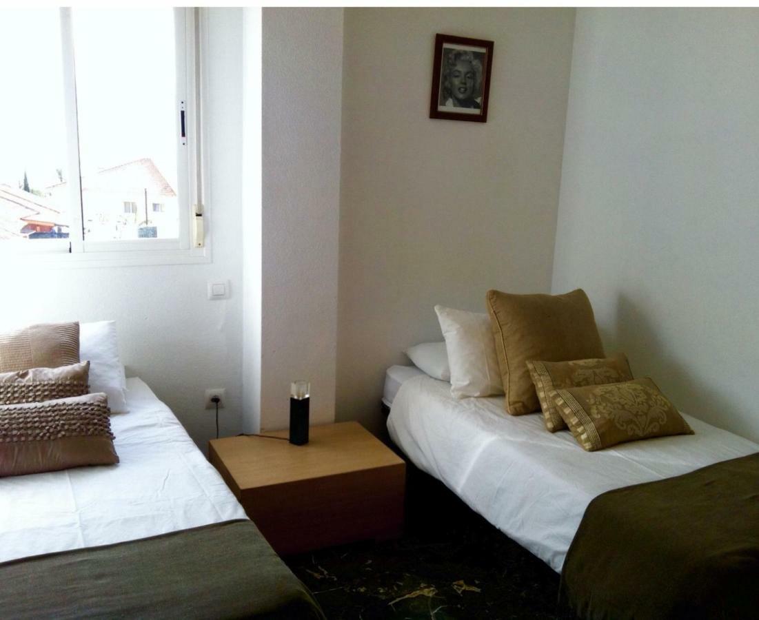 Penthouse With Private Roof Terrace And Jacuzzi Huoneisto