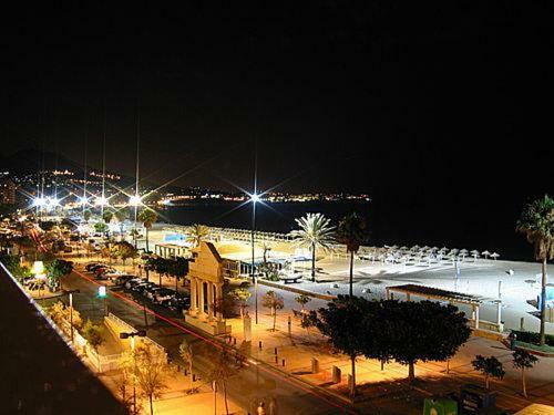 En La Costa Del Sol ,