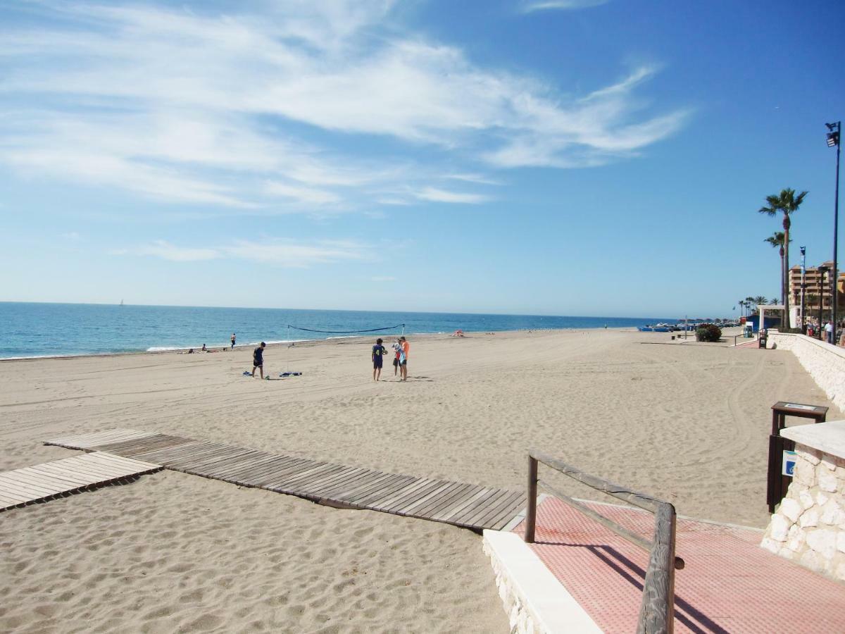 Con Piscina A 150 Metros Playa Netflix P Video Aire Acondicionado Calefaccion Toallas Y Sillas Playa Sombrilla 2 Terrazas Sobre Piscina Centro Ciudad 1 Smart Tv Por * Fuengirola