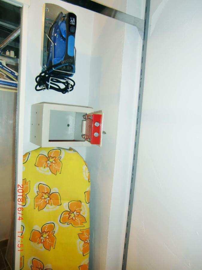 Con Piscina A 150 Metros Playa Netflix P Video Aire Acondicionado Calefaccion Toallas Y Sillas Playa Sombrilla 2 Terrazas Sobre Piscina Centro Ciudad 1 Smart Tv Por Apartamento Fuengirola
