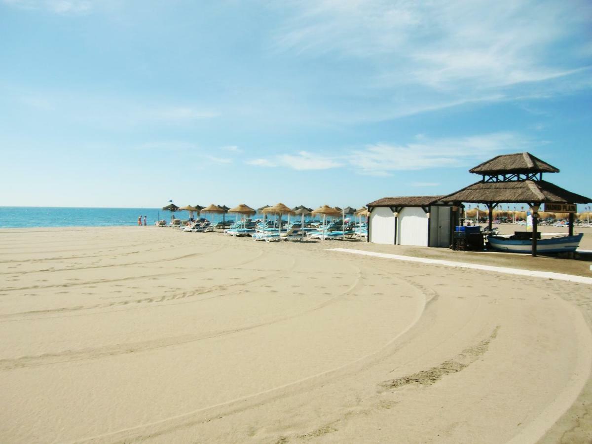 Con Piscina A 150 Metros Playa Netflix P Video Aire Acondicionado Calefaccion Toallas Y Sillas Playa Sombrilla 2 Terrazas Sobre Piscina Centro Ciudad 1 Smart Tv Por Apartamento Fuengirola