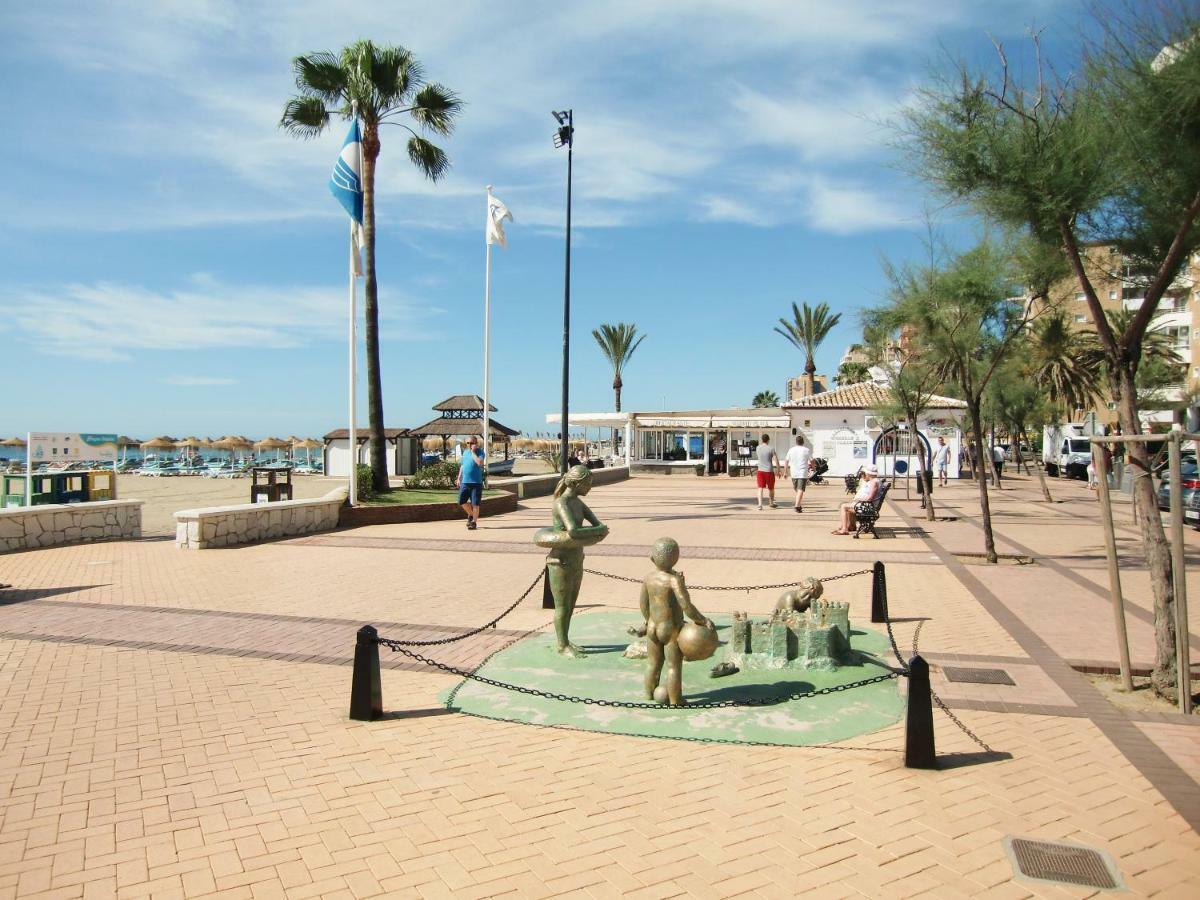 Apartamento Con Piscina A 150 Metros Playa Netflix P Video Aire Acondicionado Calefaccion Toallas Y Sillas Playa Sombrilla 2 Terrazas Sobre Piscina Centro Ciudad 1 Smart Tv Por Fuengirola