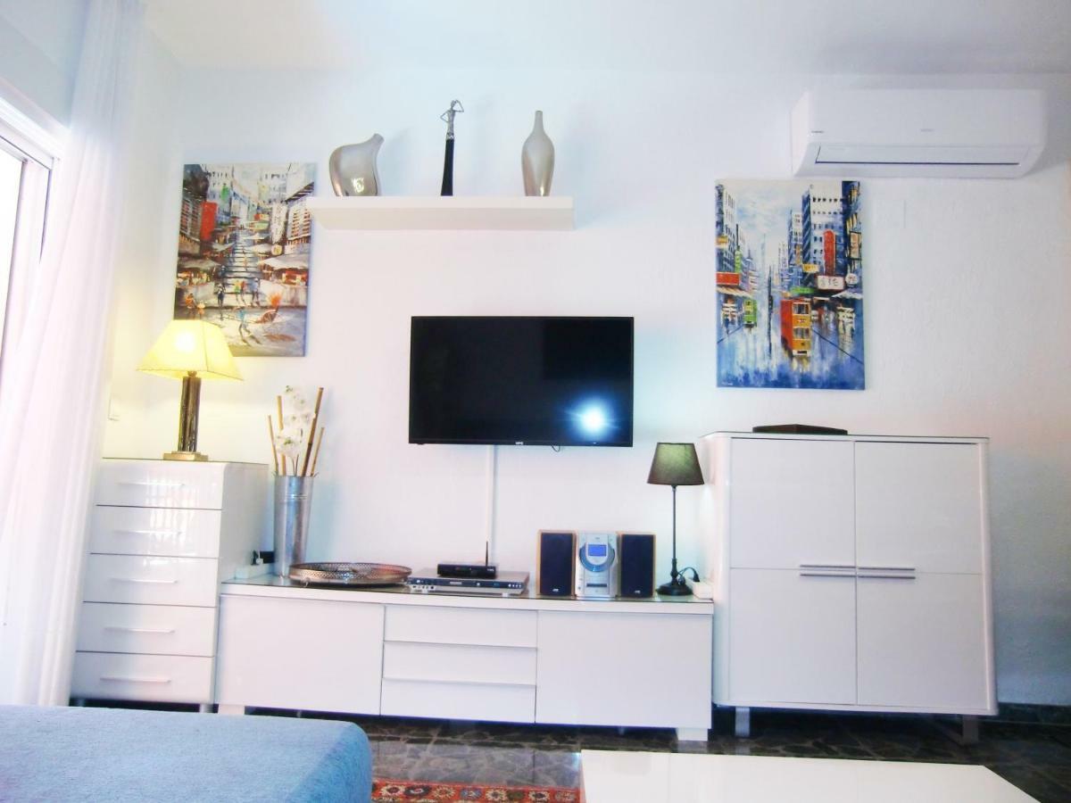 Con Piscina A 150 Metros Playa Netflix P Video Aire Acondicionado Calefaccion Toallas Y Sillas Playa Sombrilla 2 Terrazas Sobre Piscina Centro Ciudad 1 Smart Tv Por Apartamento *