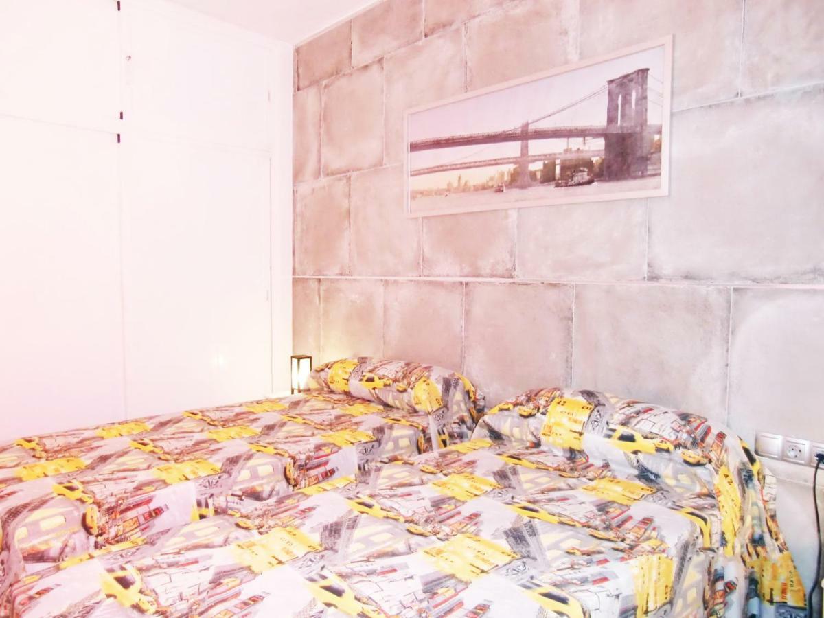 Apartamento Con Piscina A 150 Metros Playa Netflix P Video Aire Acondicionado Calefaccion Toallas Y Sillas Playa Sombrilla 2 Terrazas Sobre Piscina Centro Ciudad 1 Smart Tv Por Fuengirola