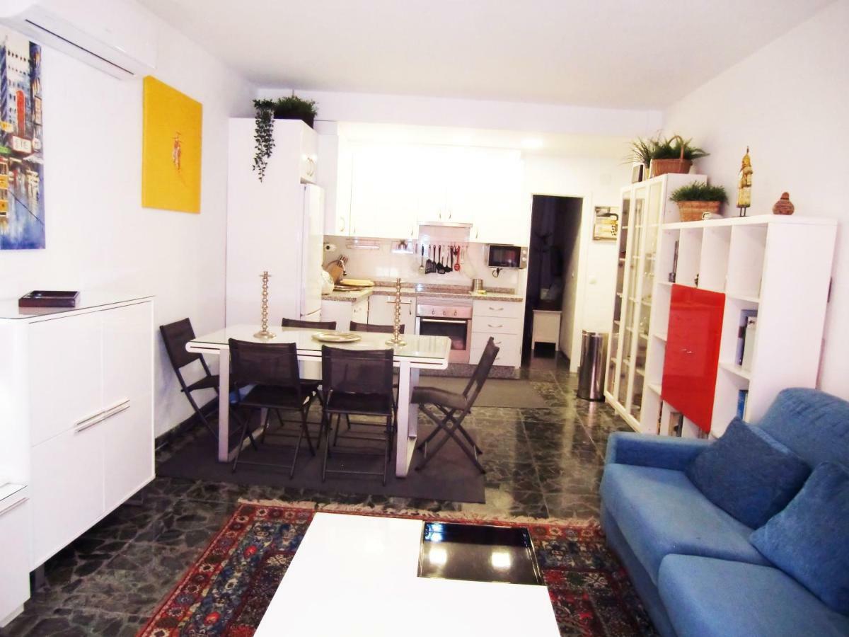 Apartamento Con Piscina A 150 Metros Playa Netflix P Video Aire Acondicionado Calefaccion Toallas Y Sillas Playa Sombrilla 2 Terrazas Sobre Piscina Centro Ciudad 1 Smart Tv Por *