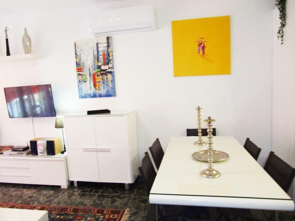 Apartamento Con Piscina A 150 Metros Playa Netflix P Video Aire Acondicionado Calefaccion Toallas Y Sillas Playa Sombrilla 2 Terrazas Sobre Piscina Centro Ciudad 1 Smart Tv Por *