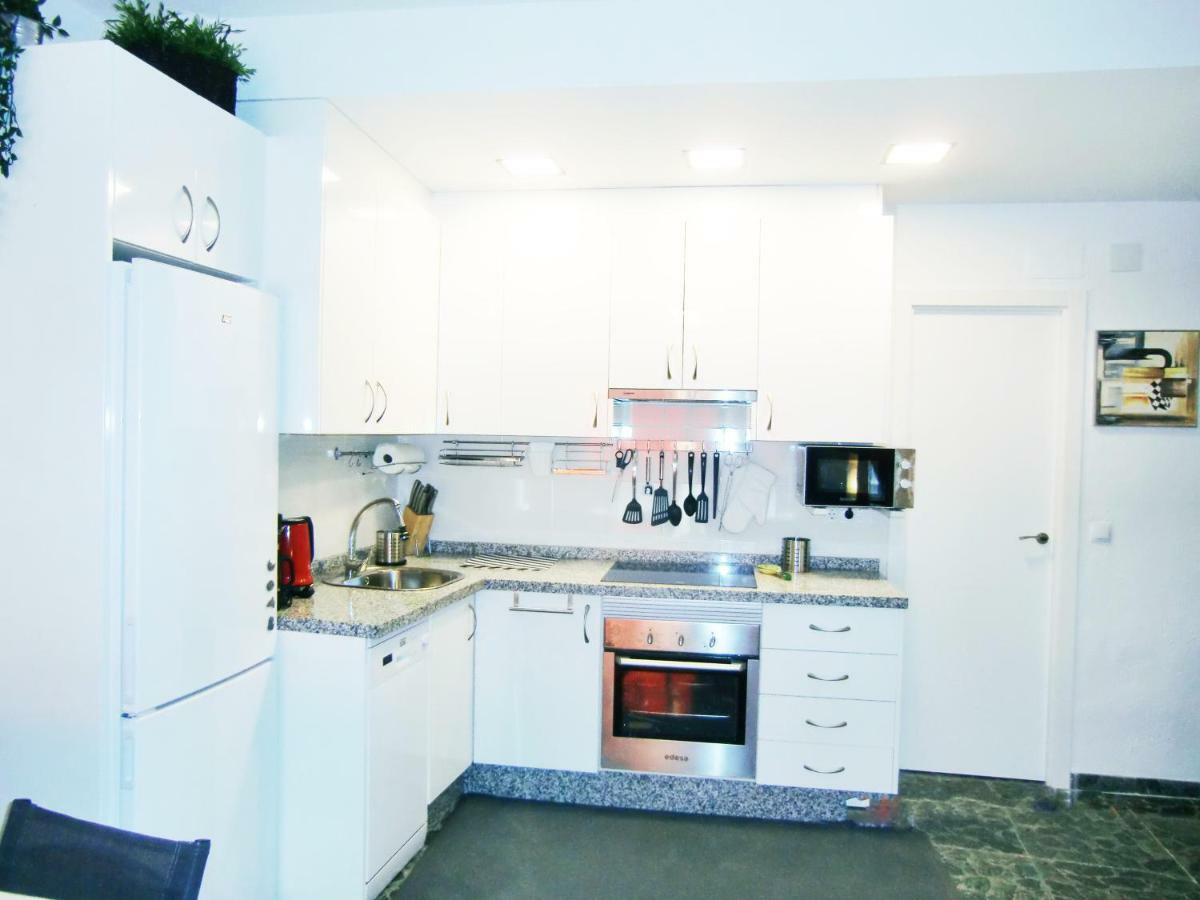 Con Piscina A 150 Metros Playa Netflix P Video Aire Acondicionado Calefaccion Toallas Y Sillas Playa Sombrilla 2 Terrazas Sobre Piscina Centro Ciudad 1 Smart Tv Por Appartement *
