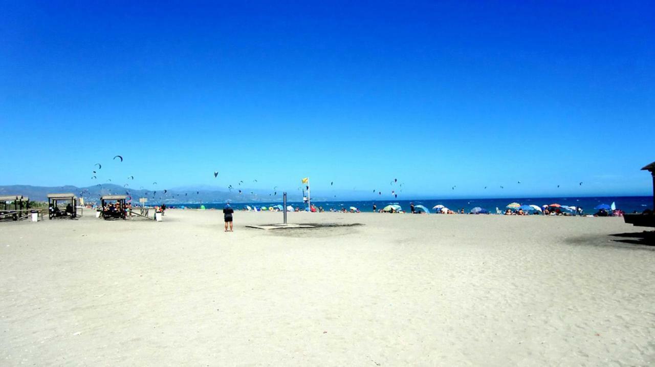 Con Piscina A 150 Metros Playa Netflix P Video Aire Acondicionado Calefaccion Toallas Y Sillas Playa Sombrilla 2 Terrazas Sobre Piscina Centro Ciudad 1 Smart Tv Por Apartamento Fuengirola