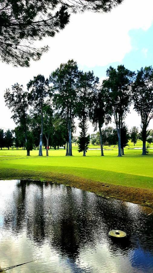 Apartamento Con Vistas Al Campo De Golf Y Piscina * Fuengirola