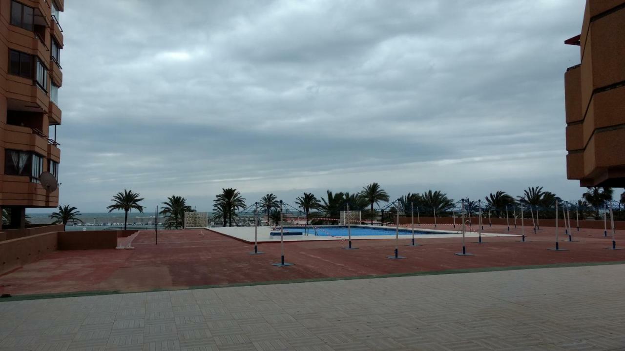First Line Costa Del Sol Beach Suites Fuengirola