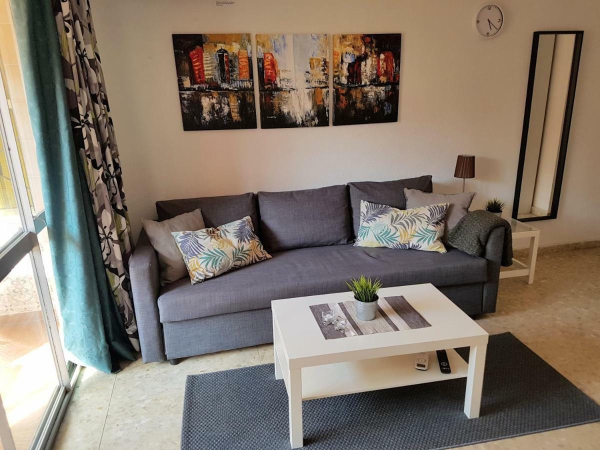 Apartment Fuengirola, Boliches - Right On The Beach. Fuengirola