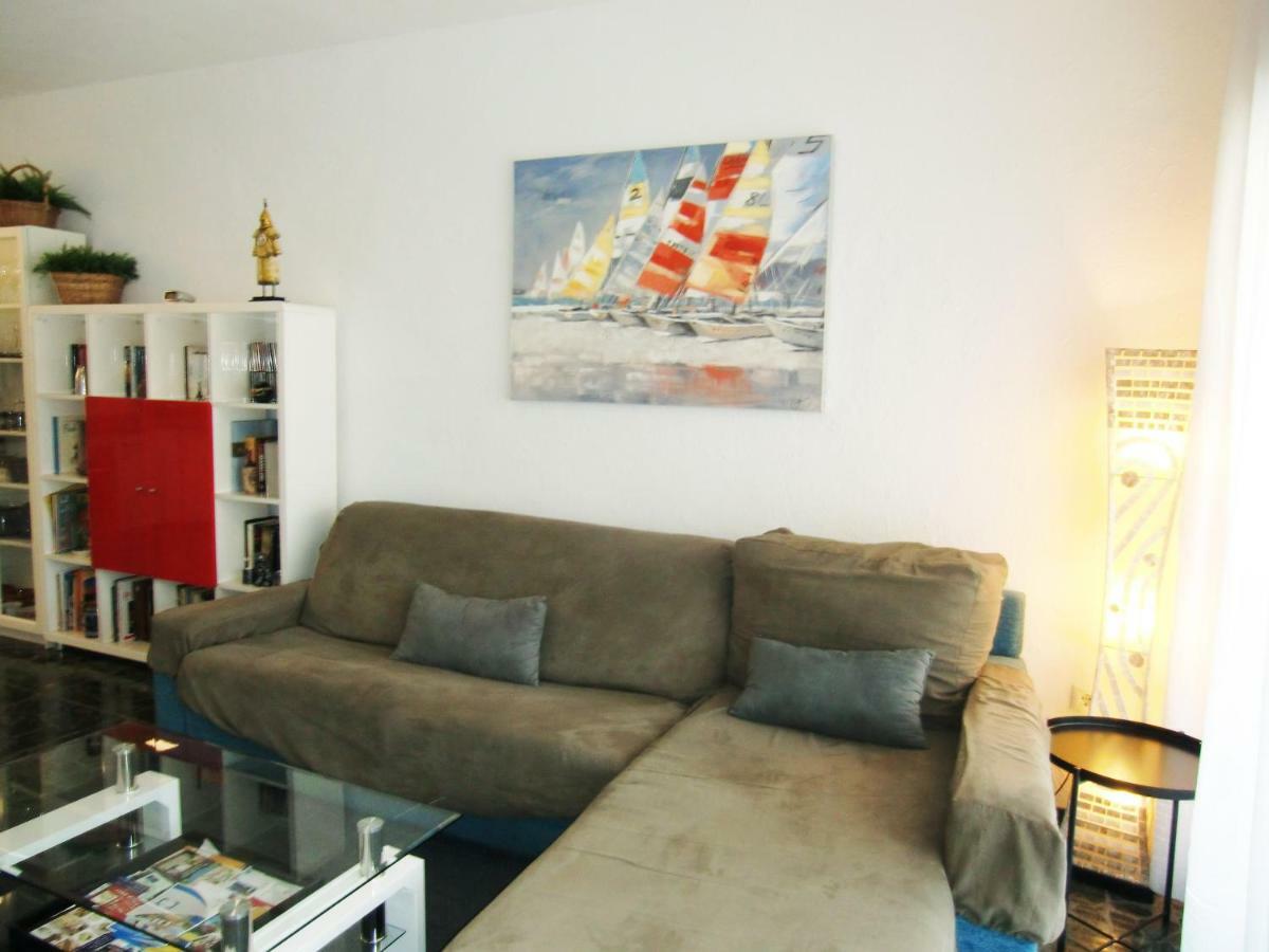 Con Piscina A 150 Metros Playa Netflix P Video Aire Acondicionado Calefaccion Toallas Y Sillas Playa Sombrilla 2 Terrazas Sobre Piscina Centro Ciudad 1 Smart Tv Por Apartamento Fuengirola