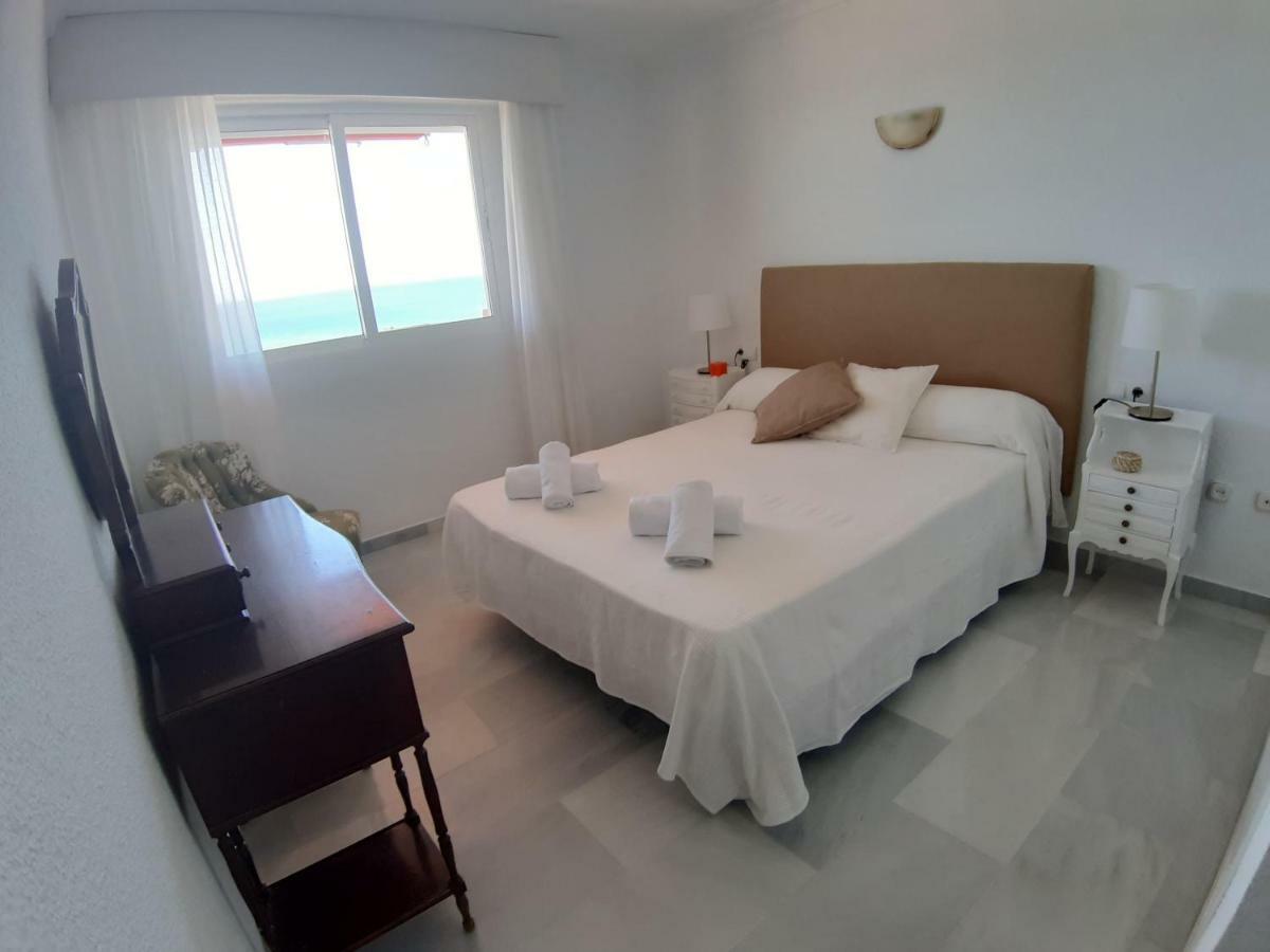 Spacious Flat In - Boliches Fuengirola