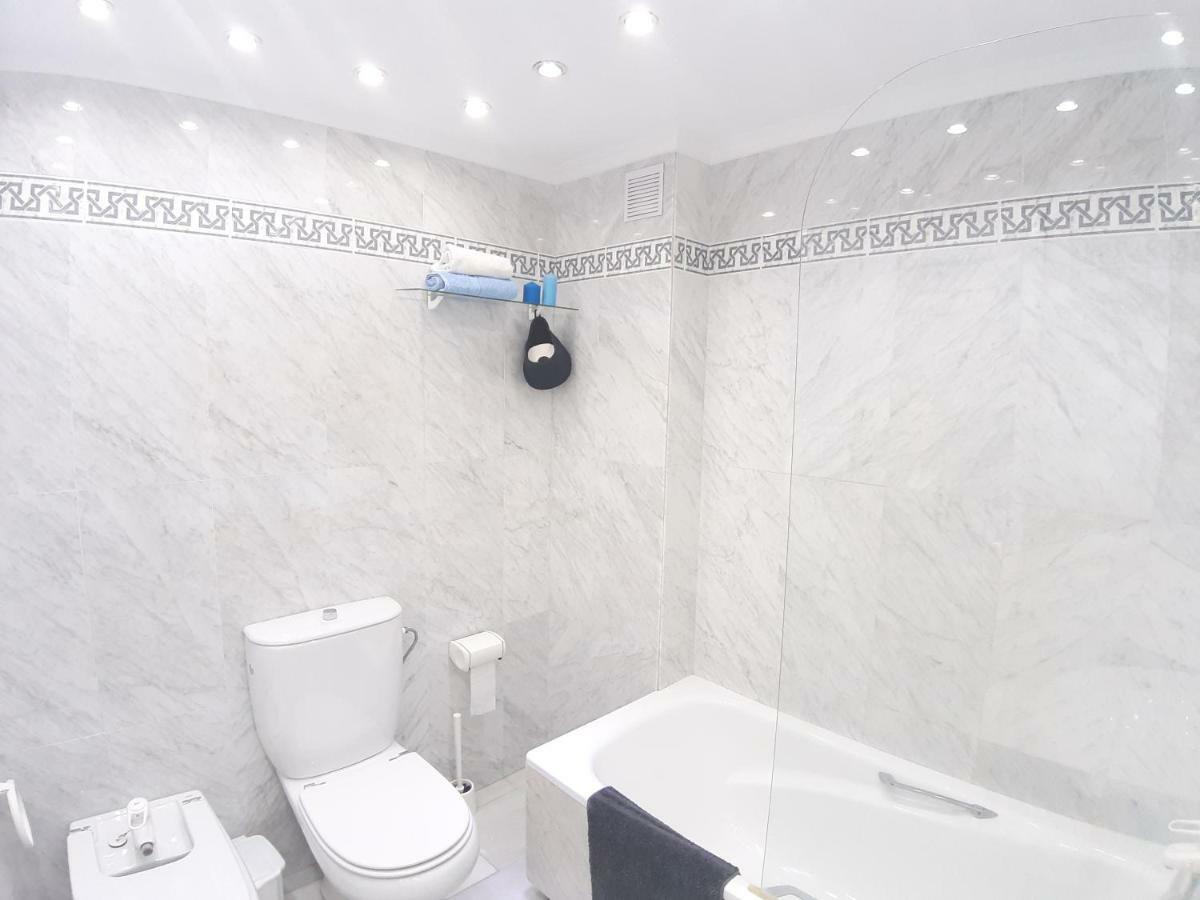 Apartment Spacious Flat In - Boliches Fuengirola