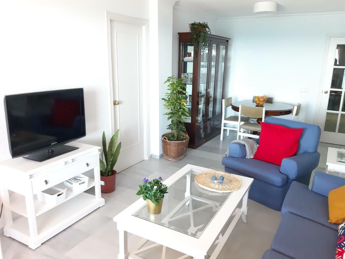 Apartment Spacious Flat In - Boliches Fuengirola