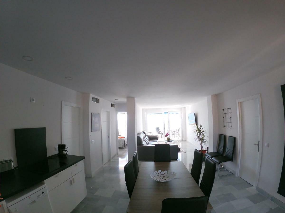 Front Penthouse - *