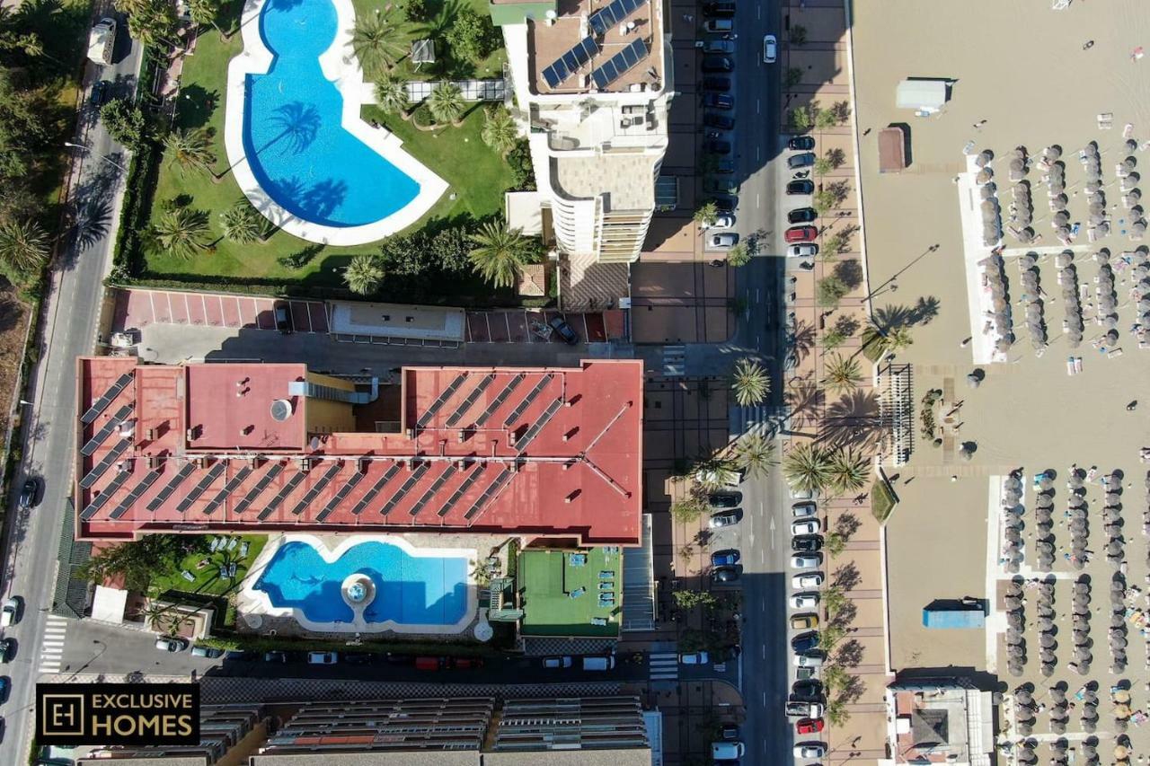 Estupendo Piso En Primera Linea De Playa; Ronda Iv *