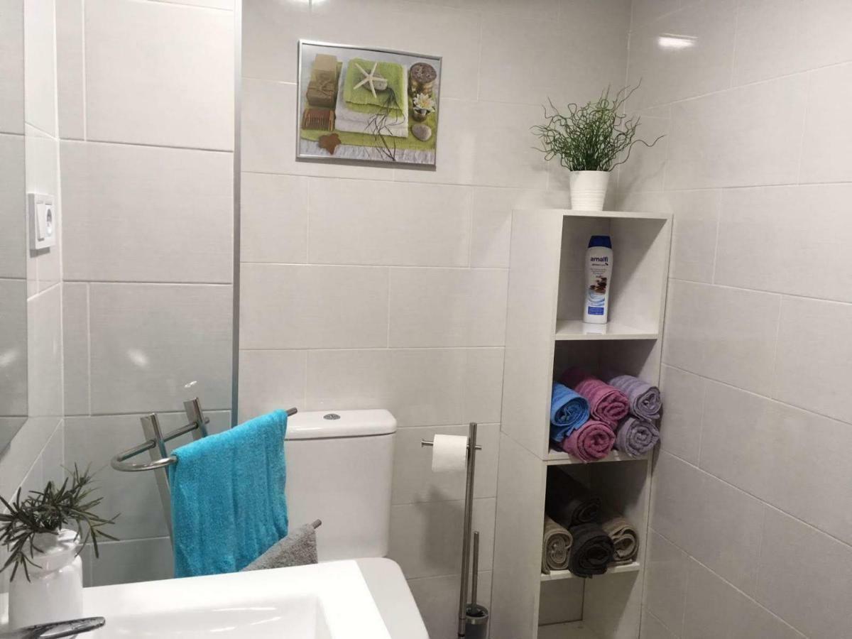 En La Costa Del Sol , Apartment *