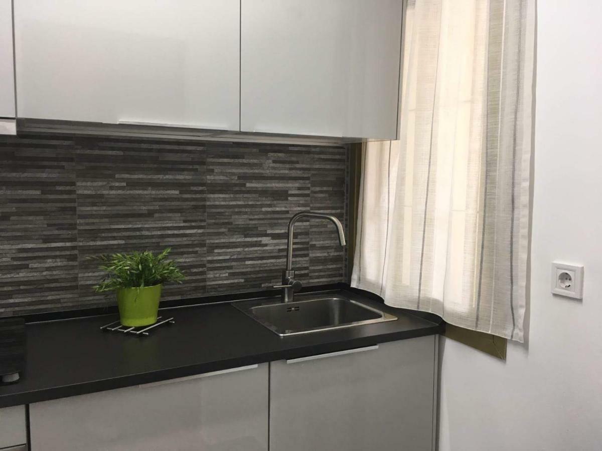En La Costa Del Sol , Apartment