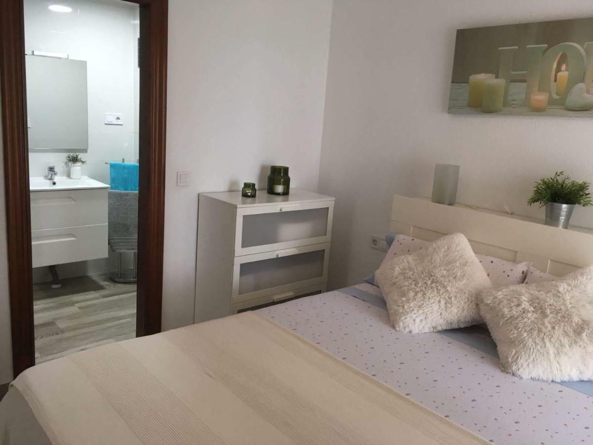 En La Costa Del Sol , Apartment *