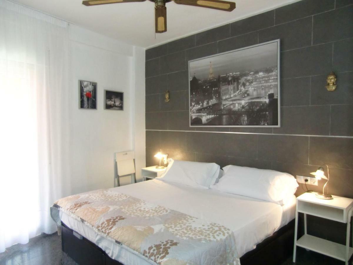 Con Piscina A 150 Metros Playa Netflix P Video Aire Acondicionado Calefaccion Toallas Y Sillas Playa Sombrilla 2 Terrazas Sobre Piscina Centro Ciudad 1 Smart Tv Por Fuengirola