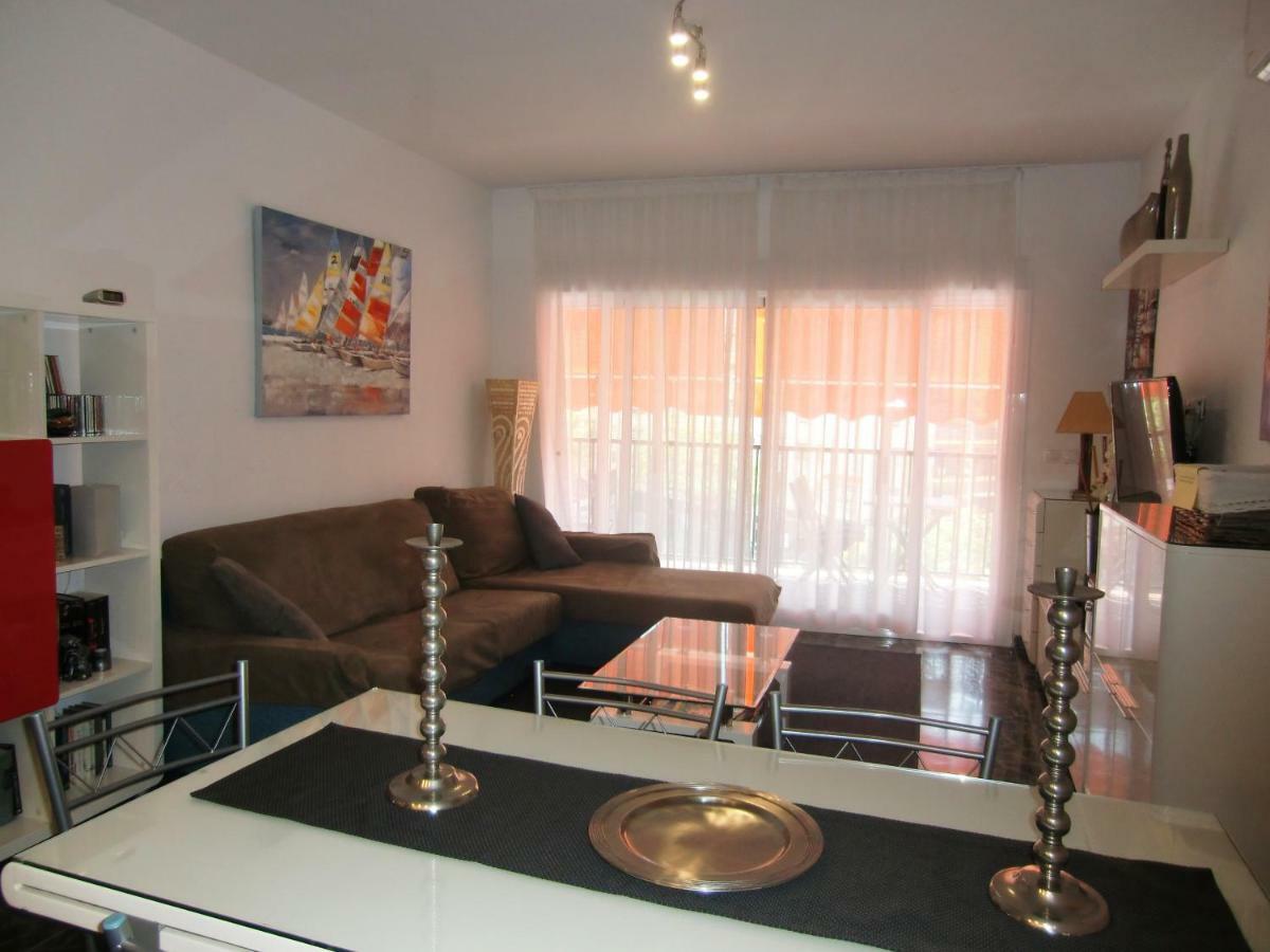 Apartamento Con Piscina A 150 Metros Playa Netflix P Video Aire Acondicionado Calefaccion Toallas Y Sillas Playa Sombrilla 2 Terrazas Sobre Piscina Centro Ciudad 1 Smart Tv Por *