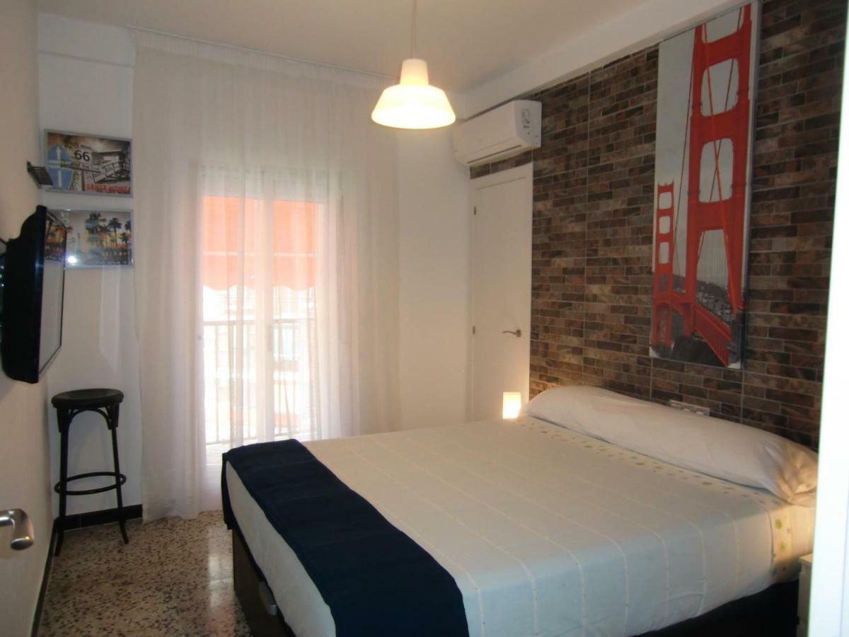 Con Piscina A 150 Metros Playa Netflix P Video Aire Acondicionado Calefaccion Toallas Y Sillas Playa Sombrilla 2 Terrazas Sobre Piscina Centro Ciudad 1 Smart Tv Por Apartamento Fuengirola