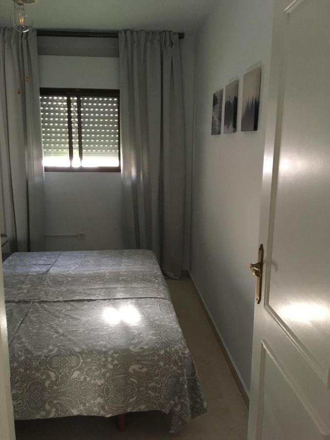 Trinidad Mit Netflix * Fuengirola