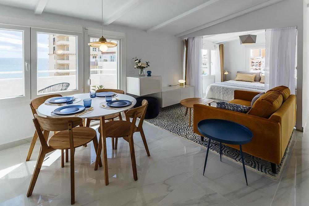 Luxury Penthouse, Sea Views, 50m From The Beach! *