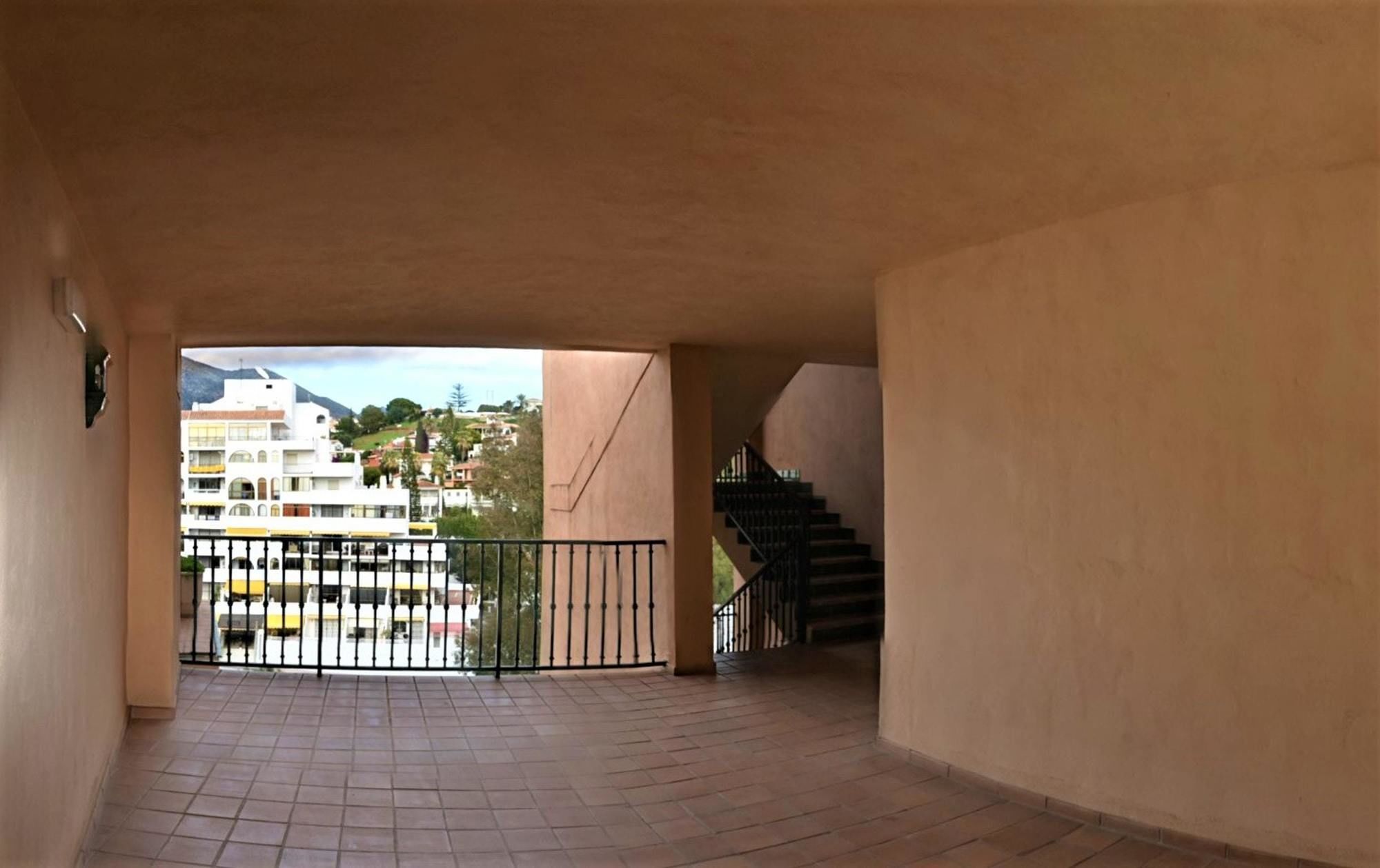 With 2 Bedrooms In Fuengirola, With Pool Access And Furnishe