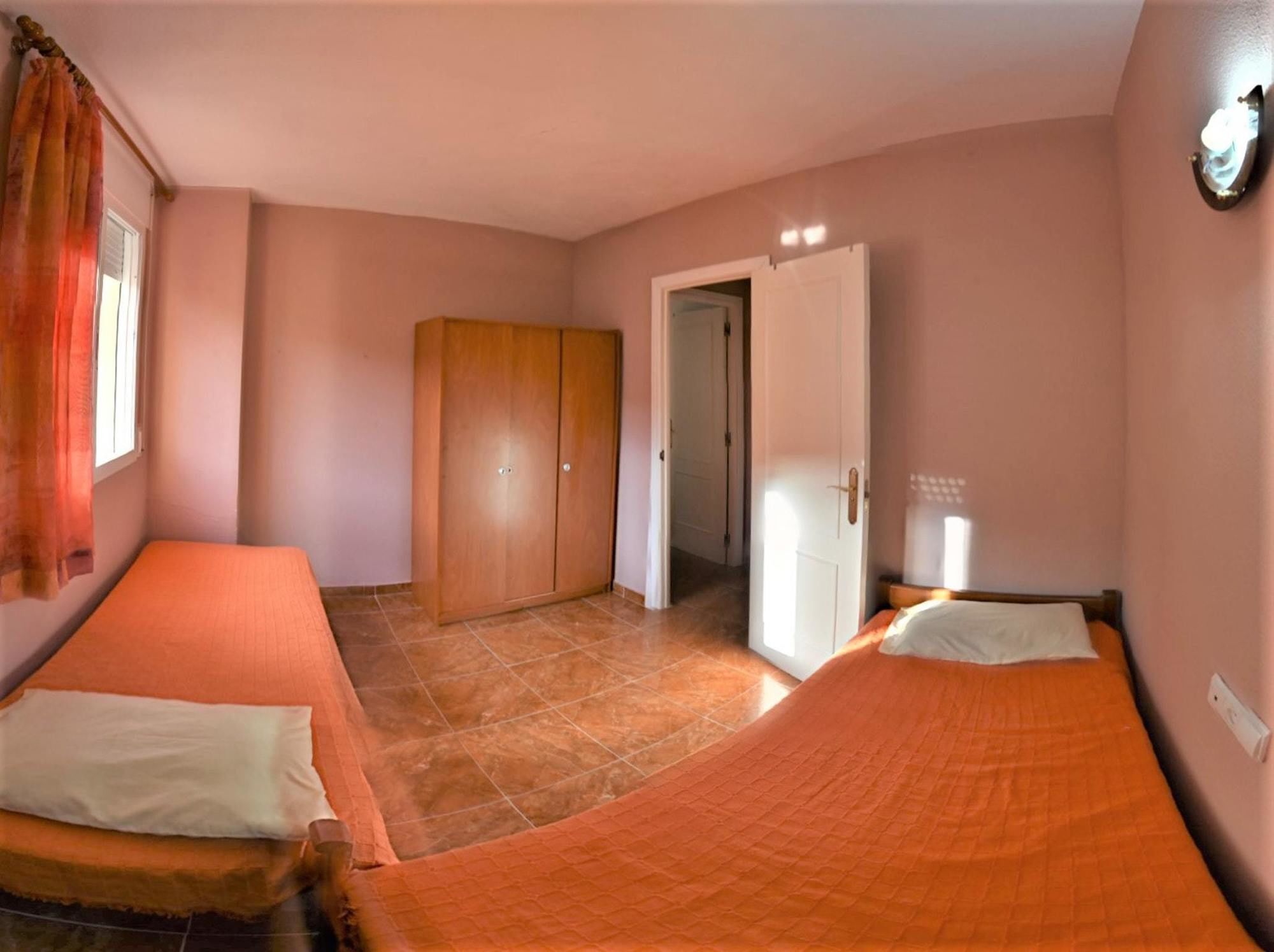 With 2 Bedrooms In Fuengirola, With Pool Access And Furnishe Apartment *