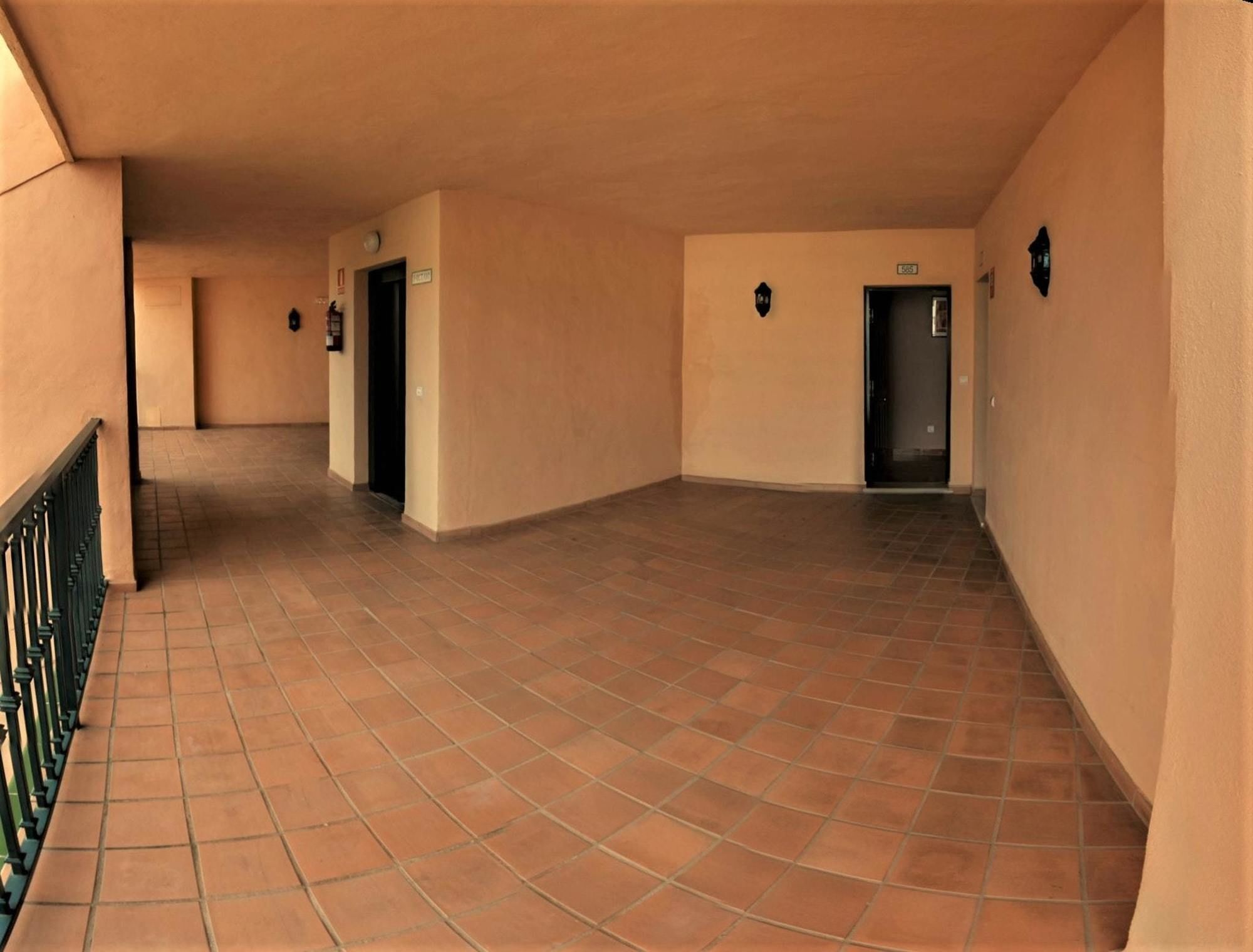 With 2 Bedrooms In Fuengirola, With Pool Access And Furnishe Apartment
