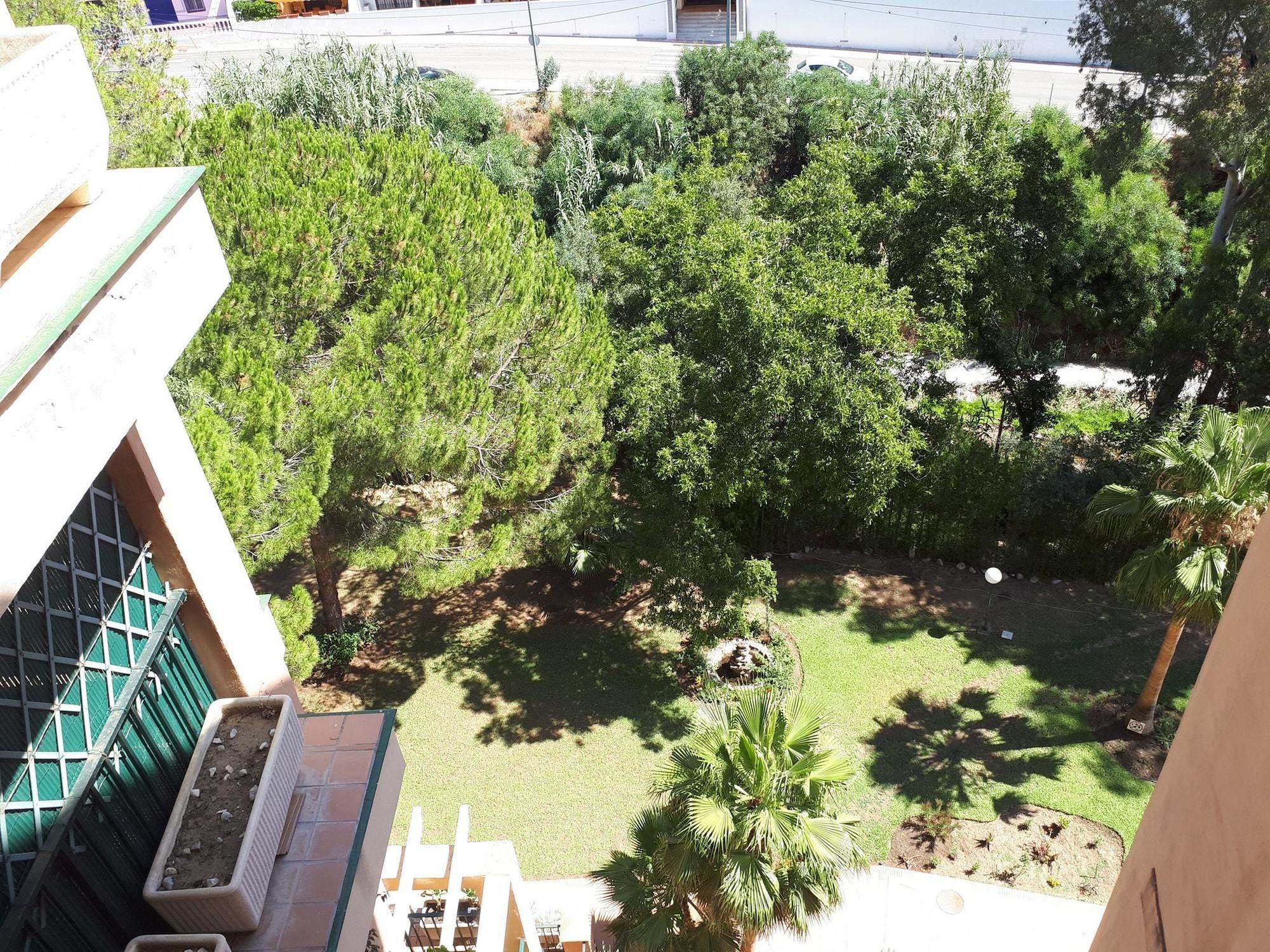 With 2 Bedrooms In Fuengirola, With Pool Access And Furnishe Apartment *
