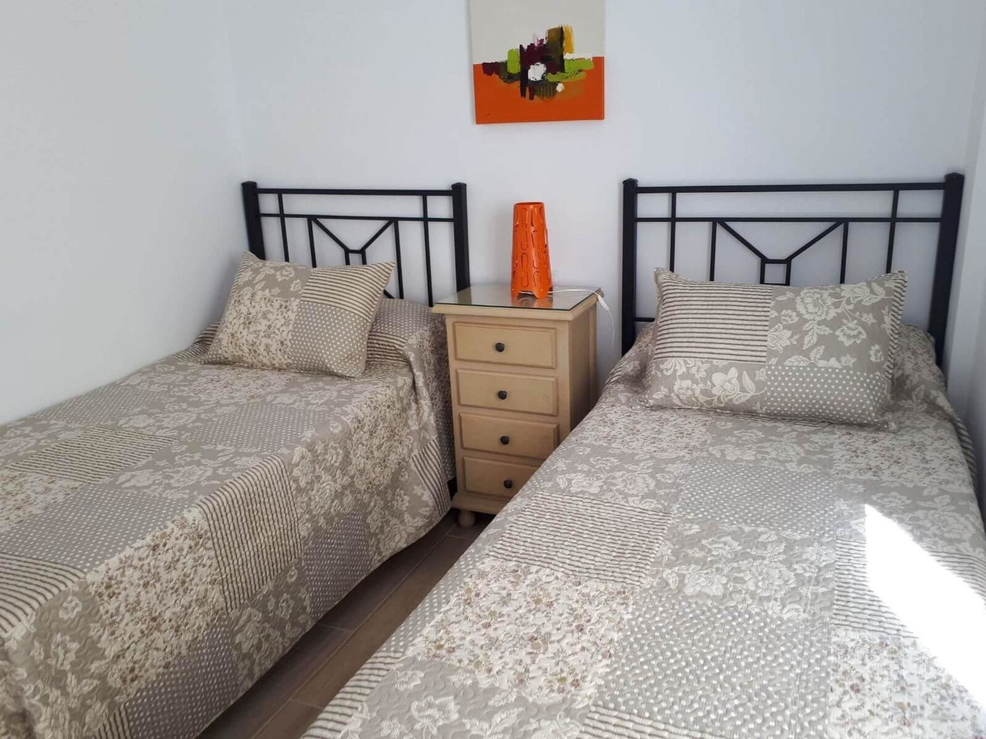 With 3 Bedrooms In Fuengirola, With Furnished Terrace - 10 M Apartment *