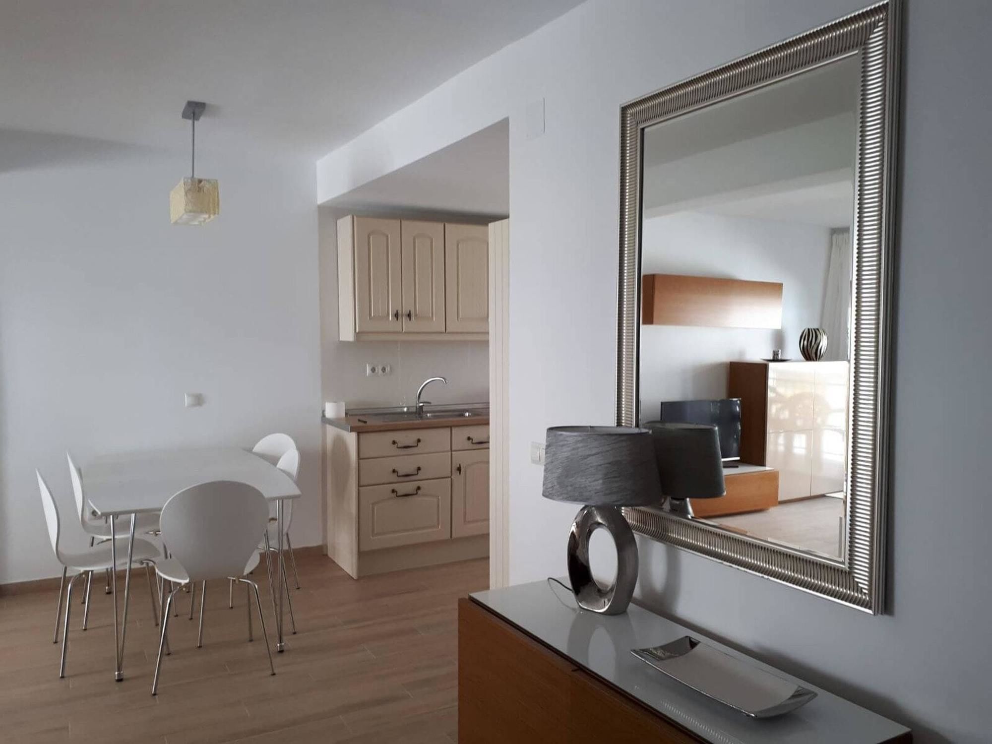 With 3 Bedrooms In Fuengirola, With Furnished Terrace - 10 M Apartment Fuengirola