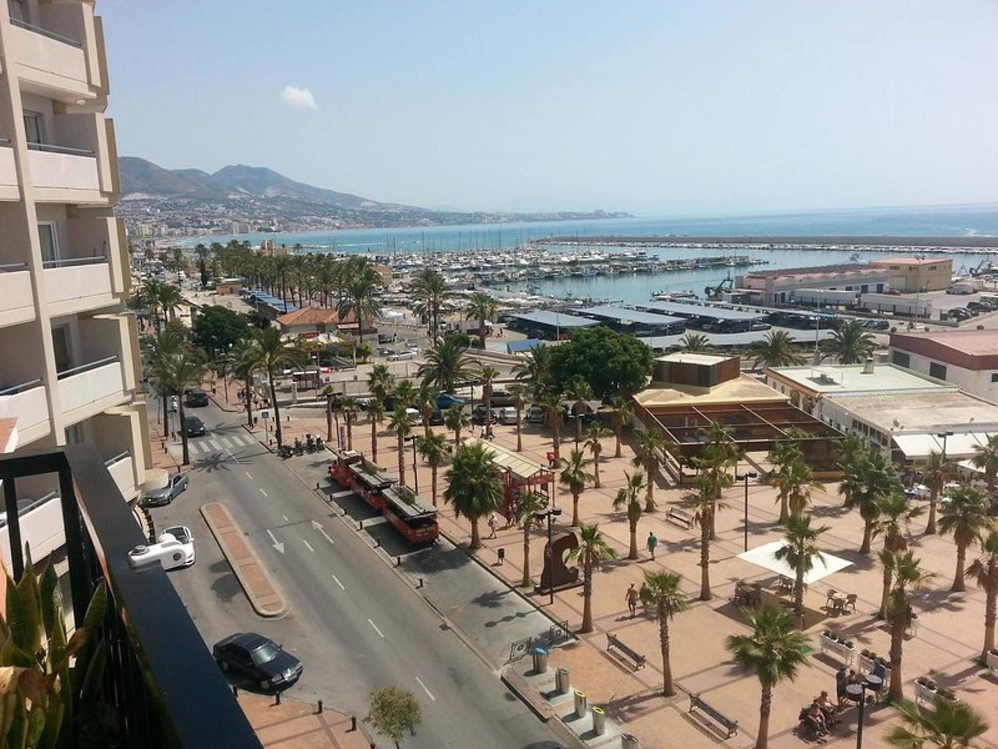 With 3 Bedrooms In Fuengirola, With Wonderful Sea View, Furn Apartment Fuengirola