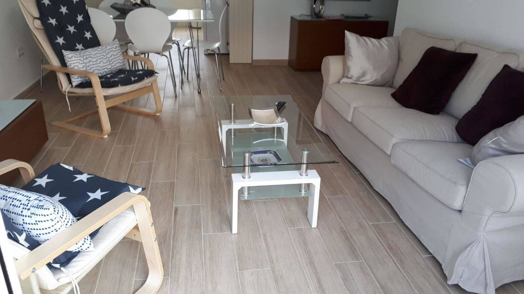 With 3 Bedrooms In Fuengirola, With Furnished Terrace - 10 M Apartment Fuengirola