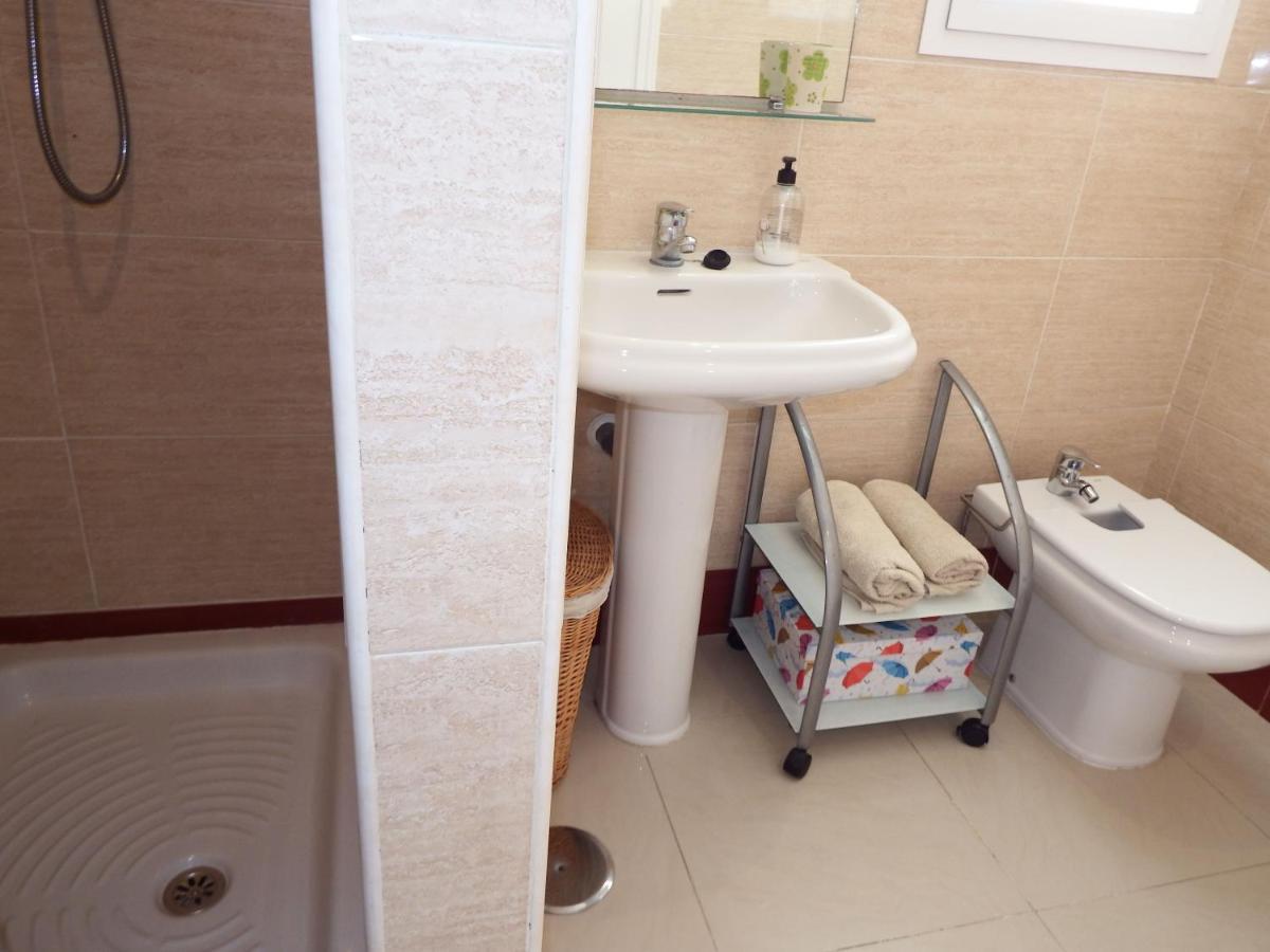 Lovely, Quiet Downtown-beach W Balcony Apartment *