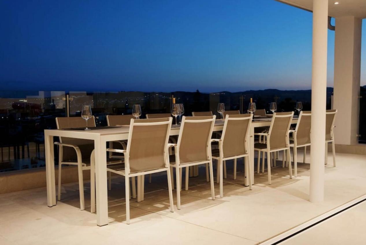 Luxury With Heated Pool For 12 To 14 People Villa *